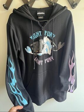 BoxLunch exclusive Dreamwork’s Dragons Zip up hoodie NWOT Sz. S
